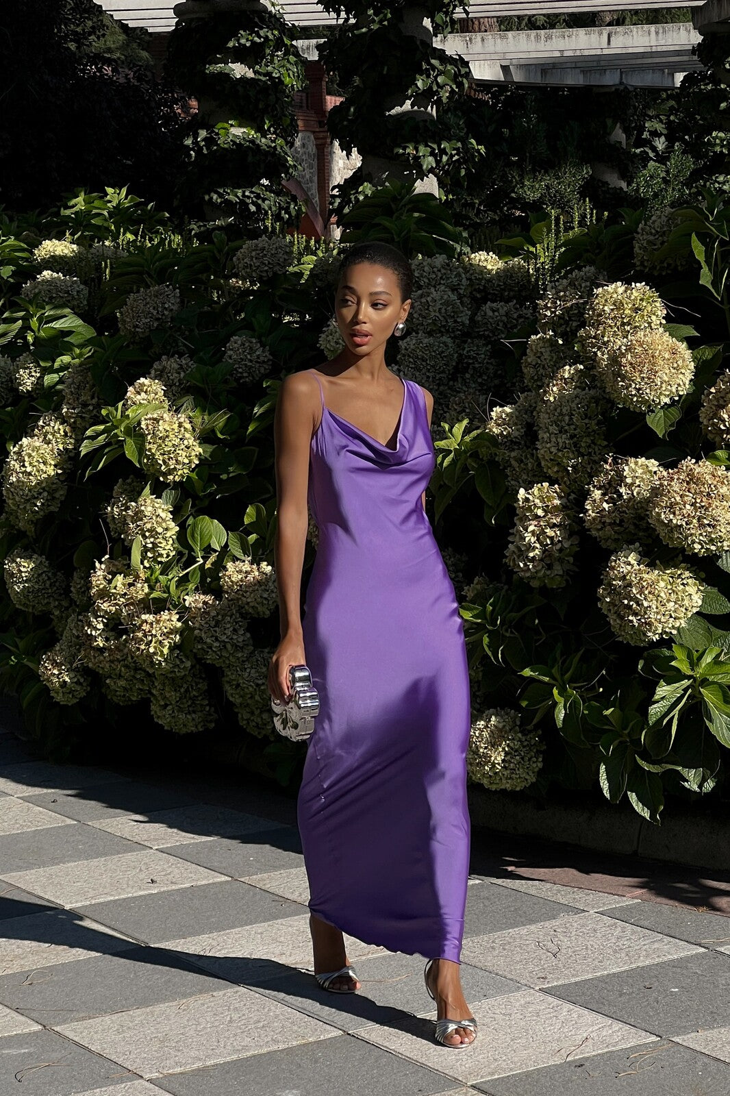 Vestido Aurora – Elegancia en Movimiento