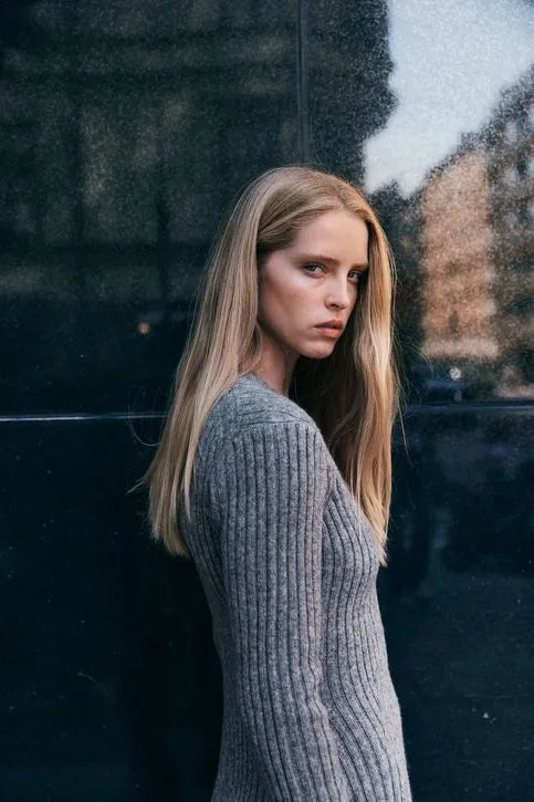 Venna - Midi vestido de punto de canalé