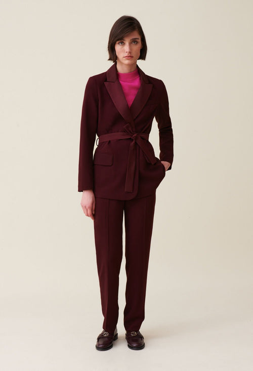 Conjunto dos piezas de pantalón y americana